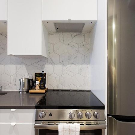 Blue Oasis Studio With Full Kitchen And Bath By Den Stays Montréal Dış mekan fotoğraf