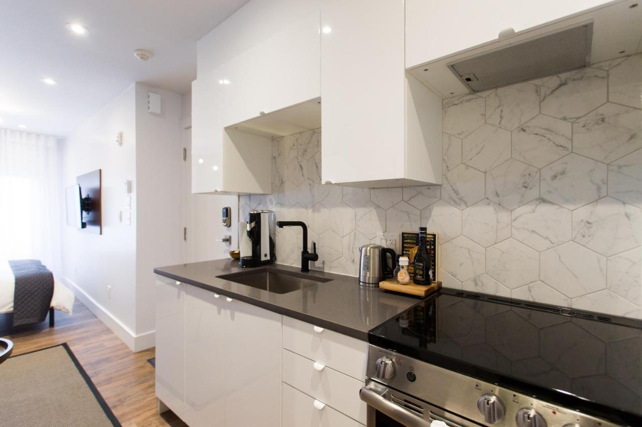 Blue Oasis Studio With Full Kitchen And Bath By Den Stays Montréal Dış mekan fotoğraf