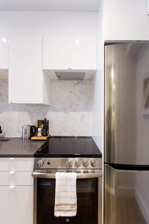 Blue Oasis Studio With Full Kitchen And Bath By Den Stays Montréal Dış mekan fotoğraf