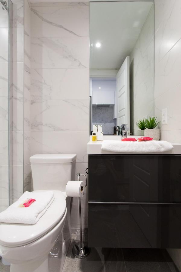 Blue Oasis Studio With Full Kitchen And Bath By Den Stays Montréal Dış mekan fotoğraf