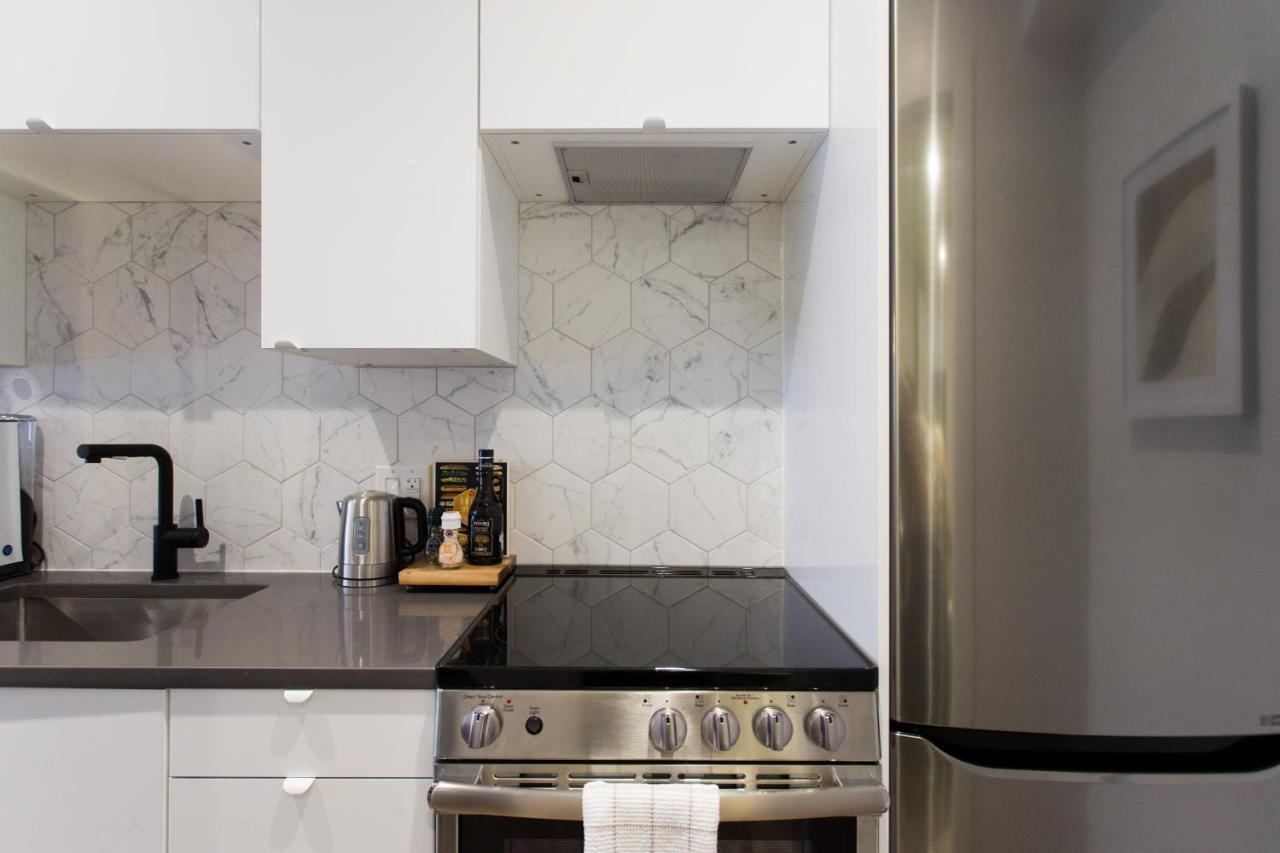 Blue Oasis Studio With Full Kitchen And Bath By Den Stays Montréal Dış mekan fotoğraf